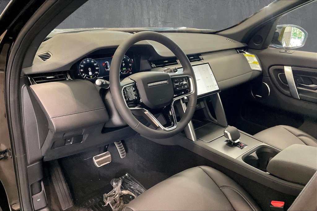New 2026 Land Rover Discovery Sport Landmark AWD/4WD image 8
