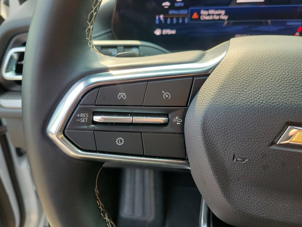 Used 2026 Chevrolet Traverse LT FWD image 29