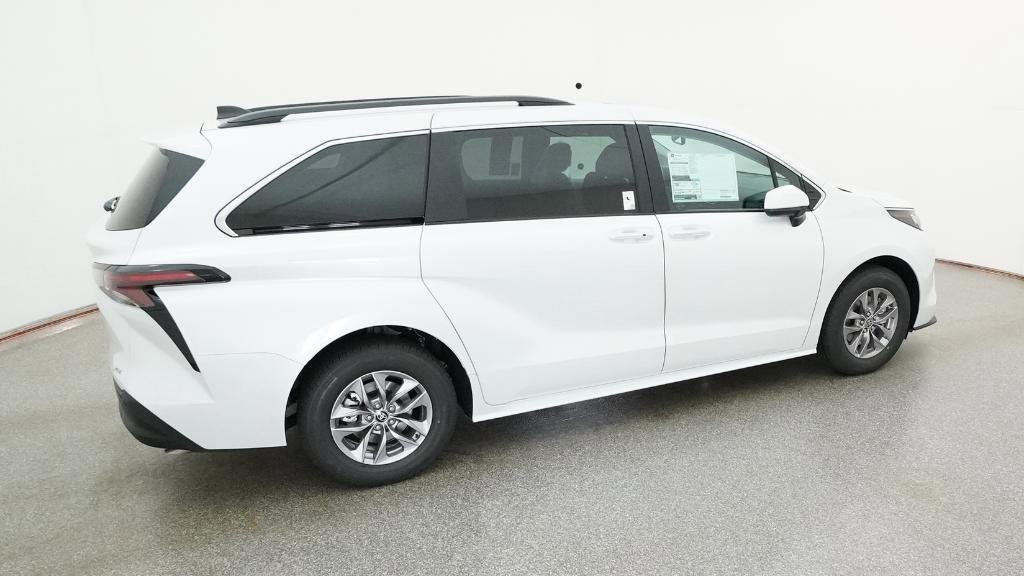 New 2026 Toyota Sienna XLE FWD image 8