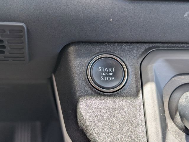 Used 2023 Land Rover Defender 130 X-Dynamic SE image 34