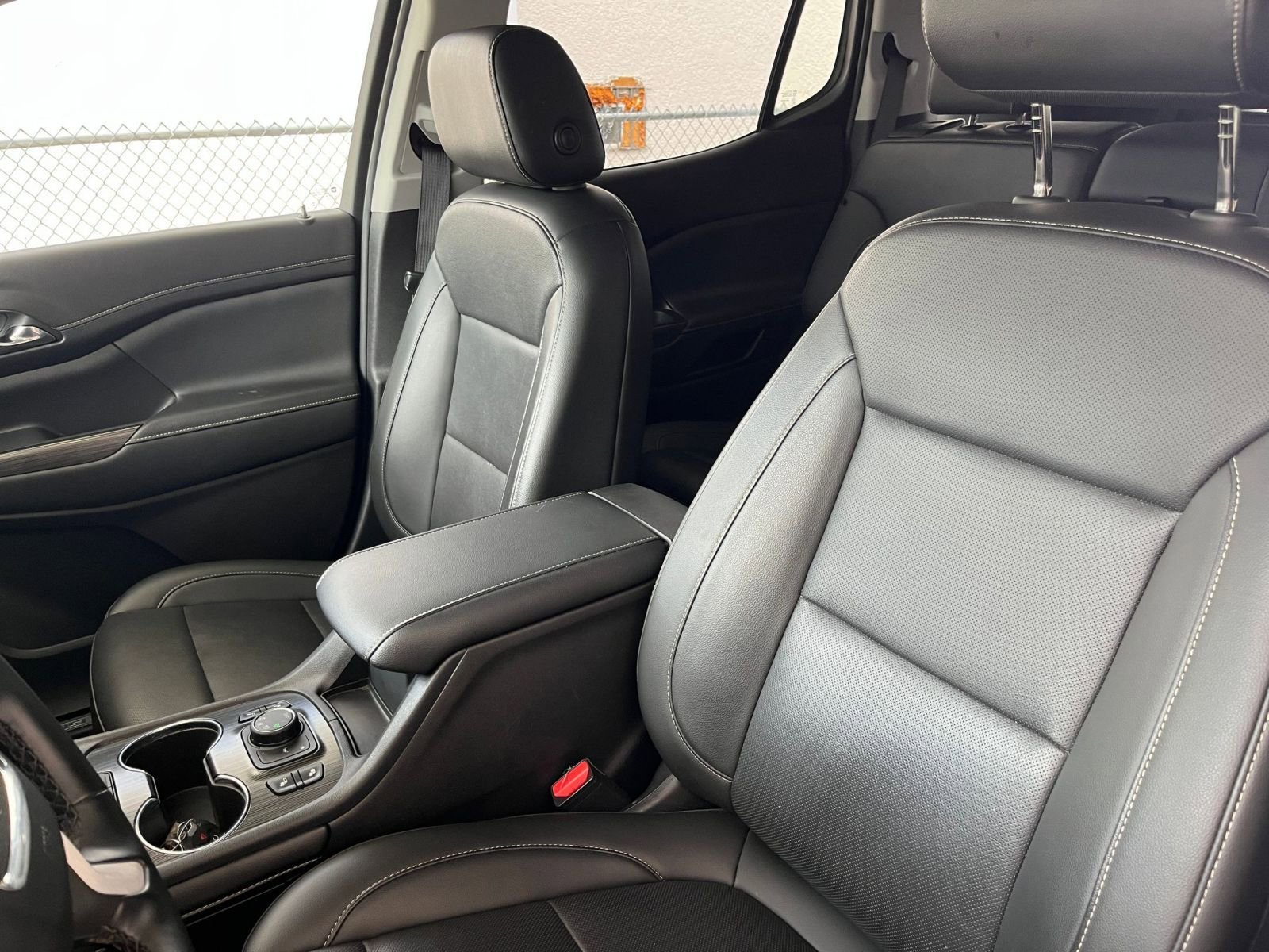 Used 2023 GMC Acadia SLT image 36