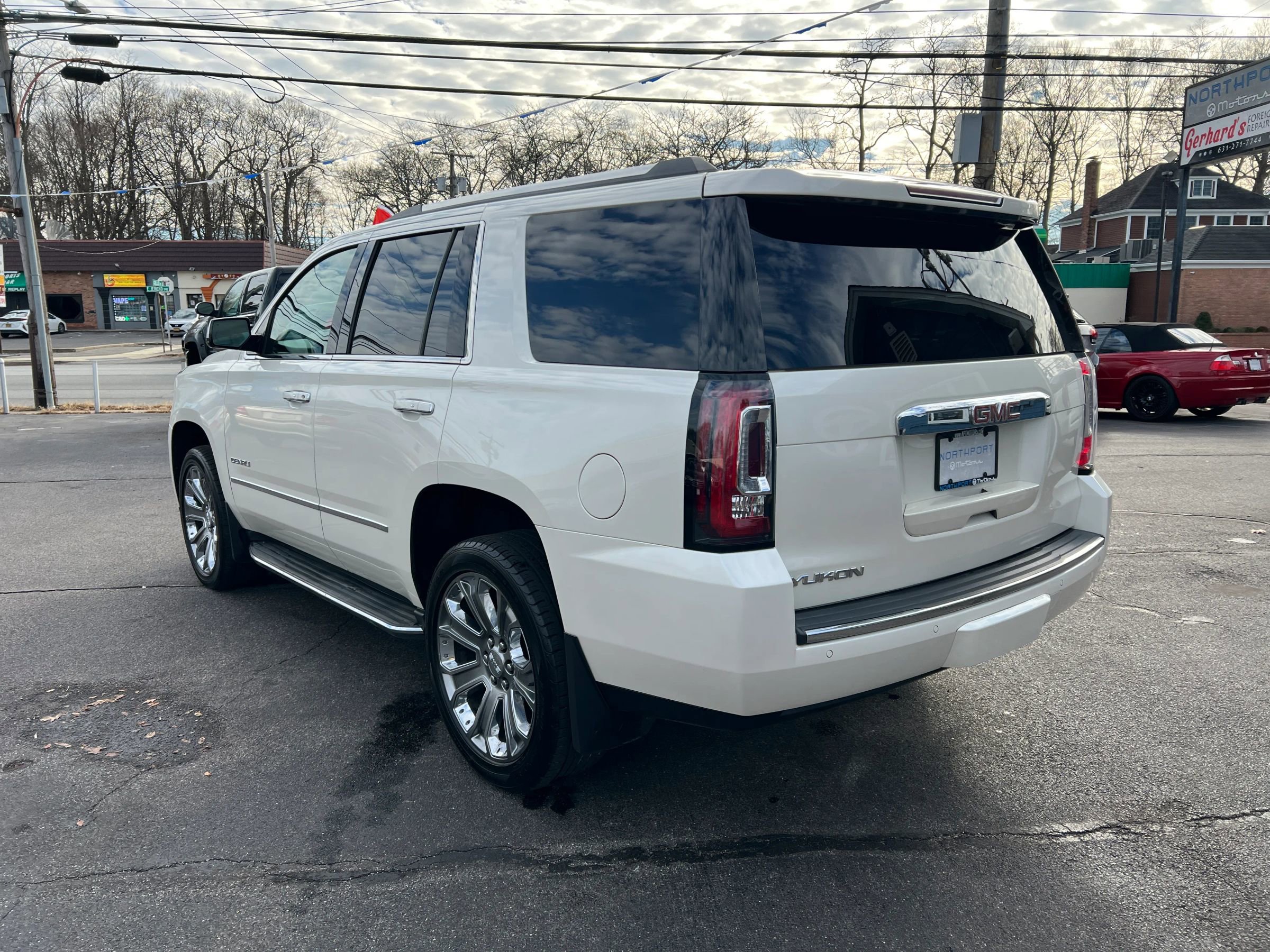Used 2015 GMC Yukon Denali image 4
