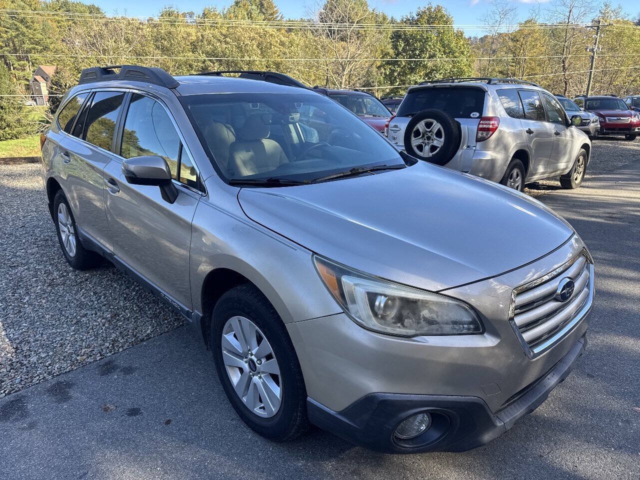 Used 2017 Subaru Outback 2.5i Premium AWD/4WD image 1