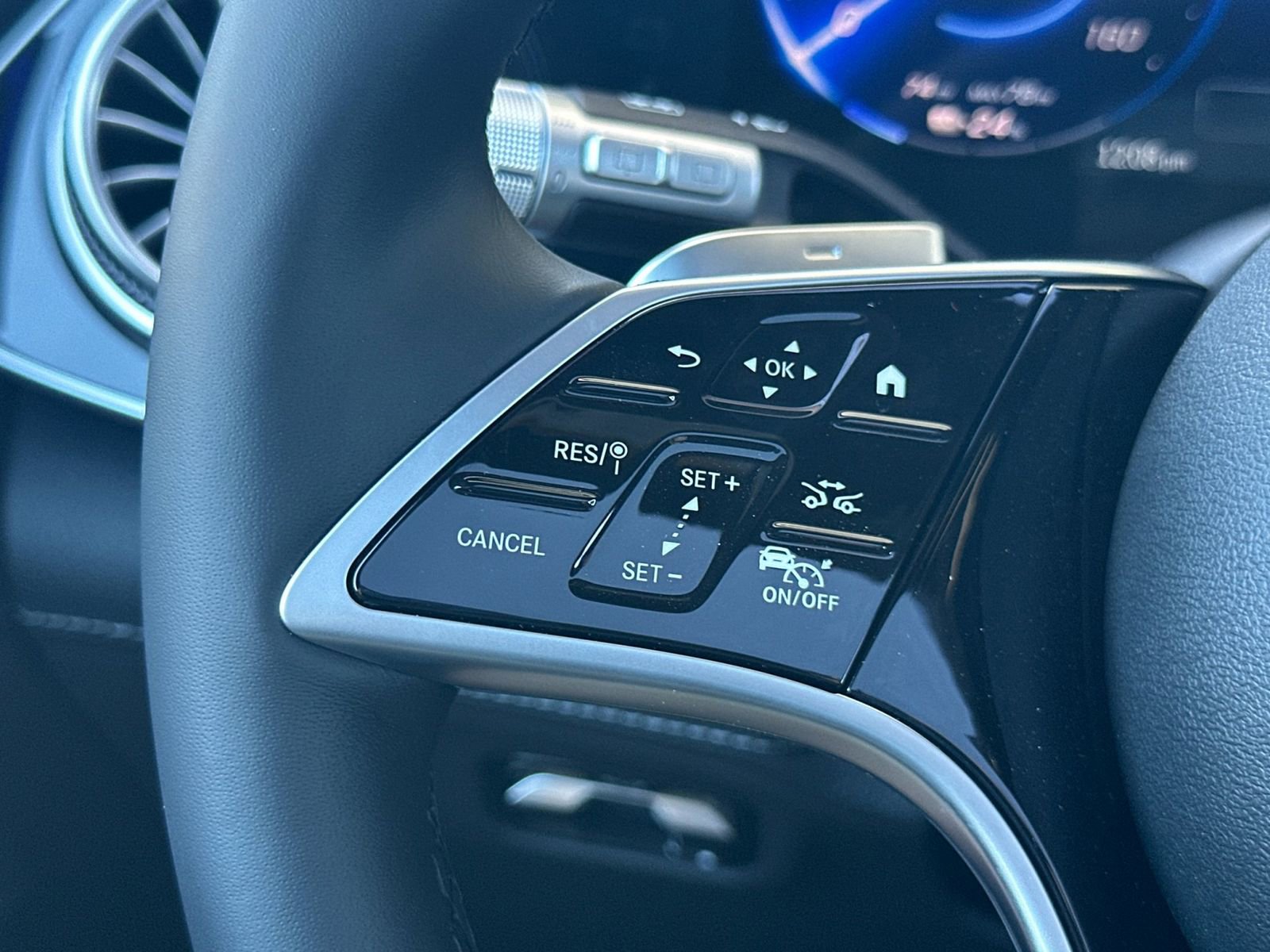 New 2026 Mercedes-Benz EQS 550 4MATIC SUV image 27