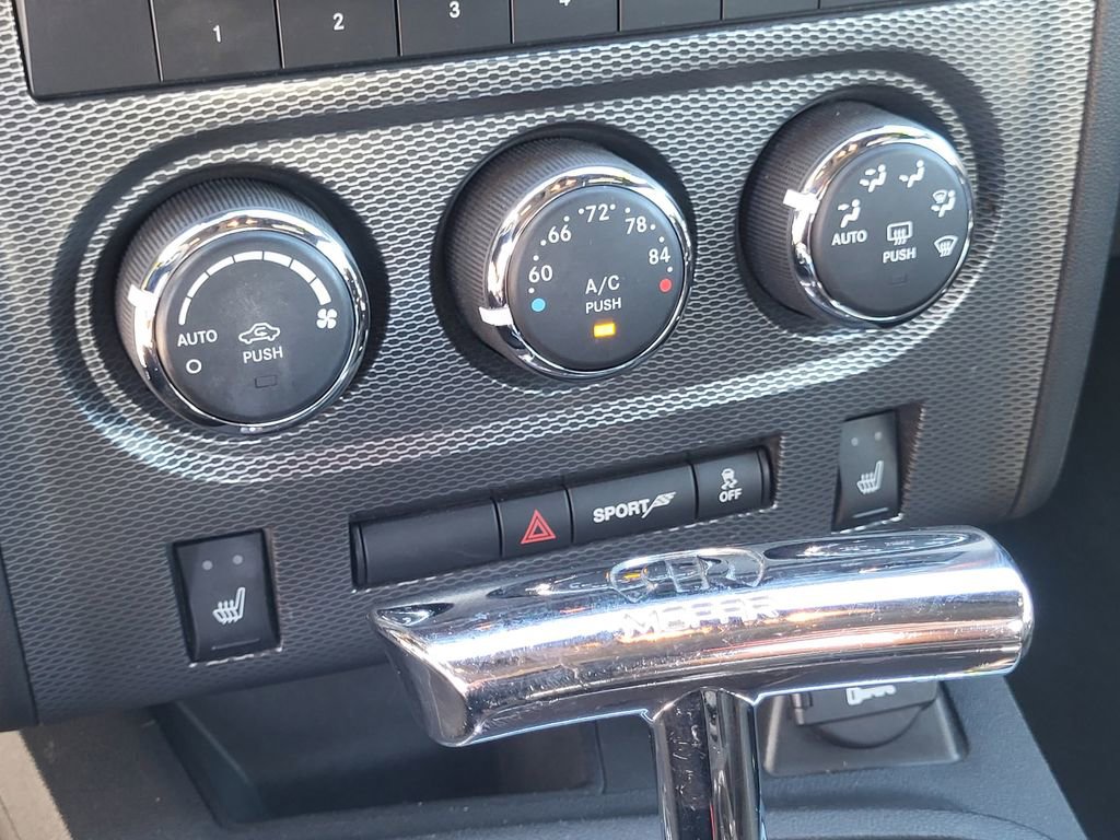 Used 2012 Dodge Challenger R/T image 22