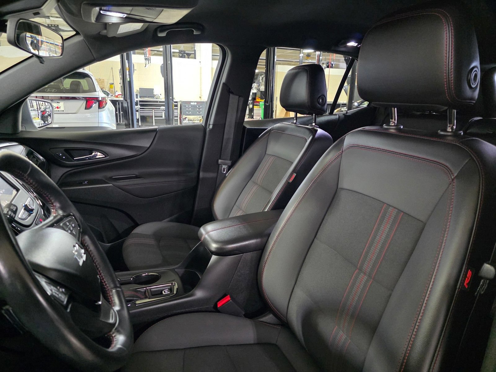Used 2022 Chevrolet Equinox RS FWD image 22