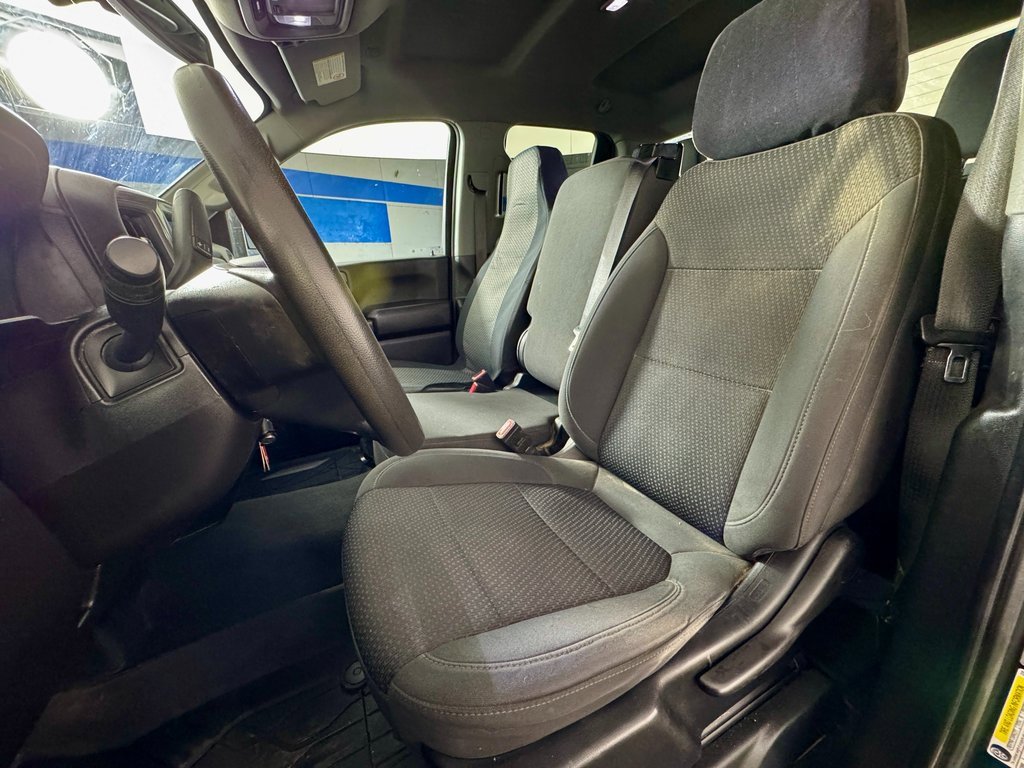 Used 2022 Chevrolet Silverado 2500 Custom w/ Custom Value Package image 33