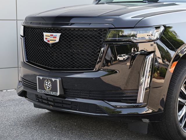 Used 2023 Cadillac Escalade Sport AWD/4WD image 2