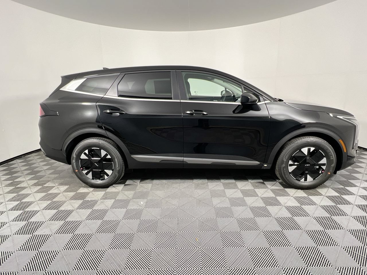 New 2027 Kia Sportage LX FWD image 2