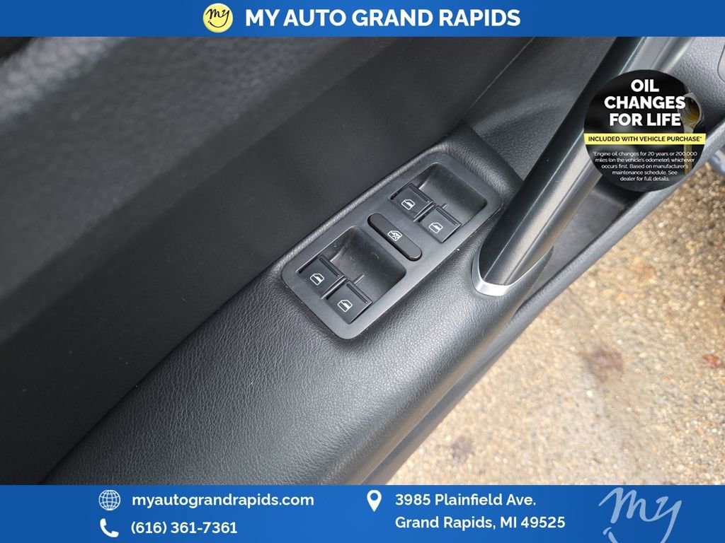 Used 2021 Volkswagen Passat 2.0T R-Line image 11