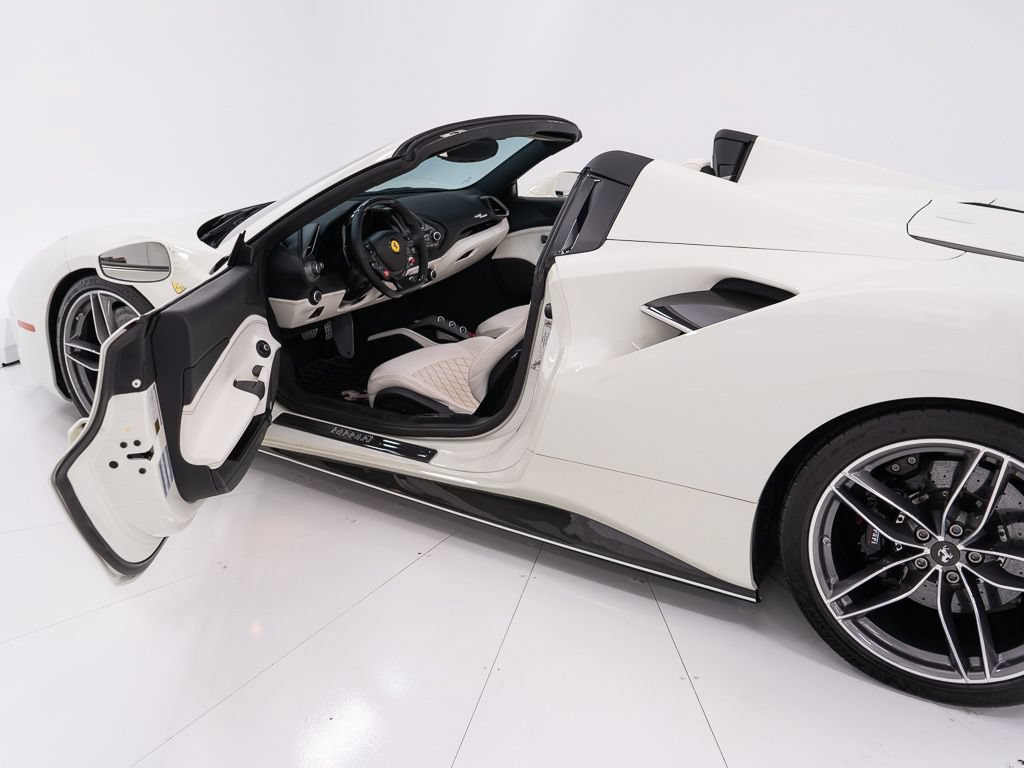 Used 2018 Ferrari 488 Spider RWD image 17