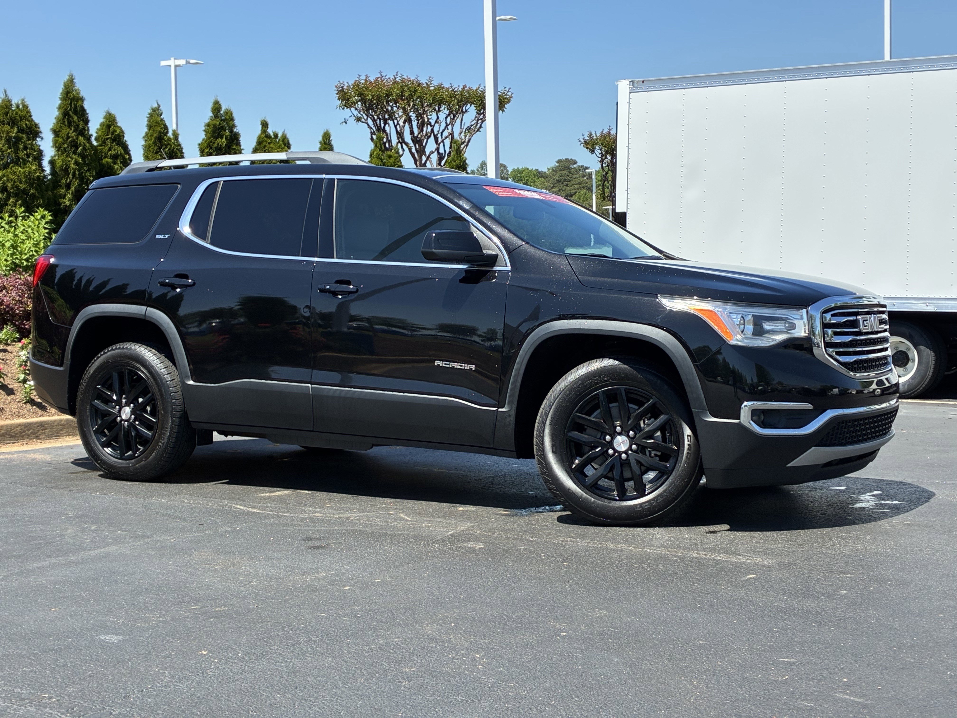 Used 2019 GMC Acadia SLT image 3