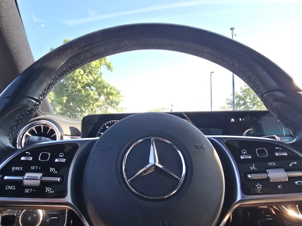 Used 2023 Mercedes-Benz CLA 250 4MATIC image 28
