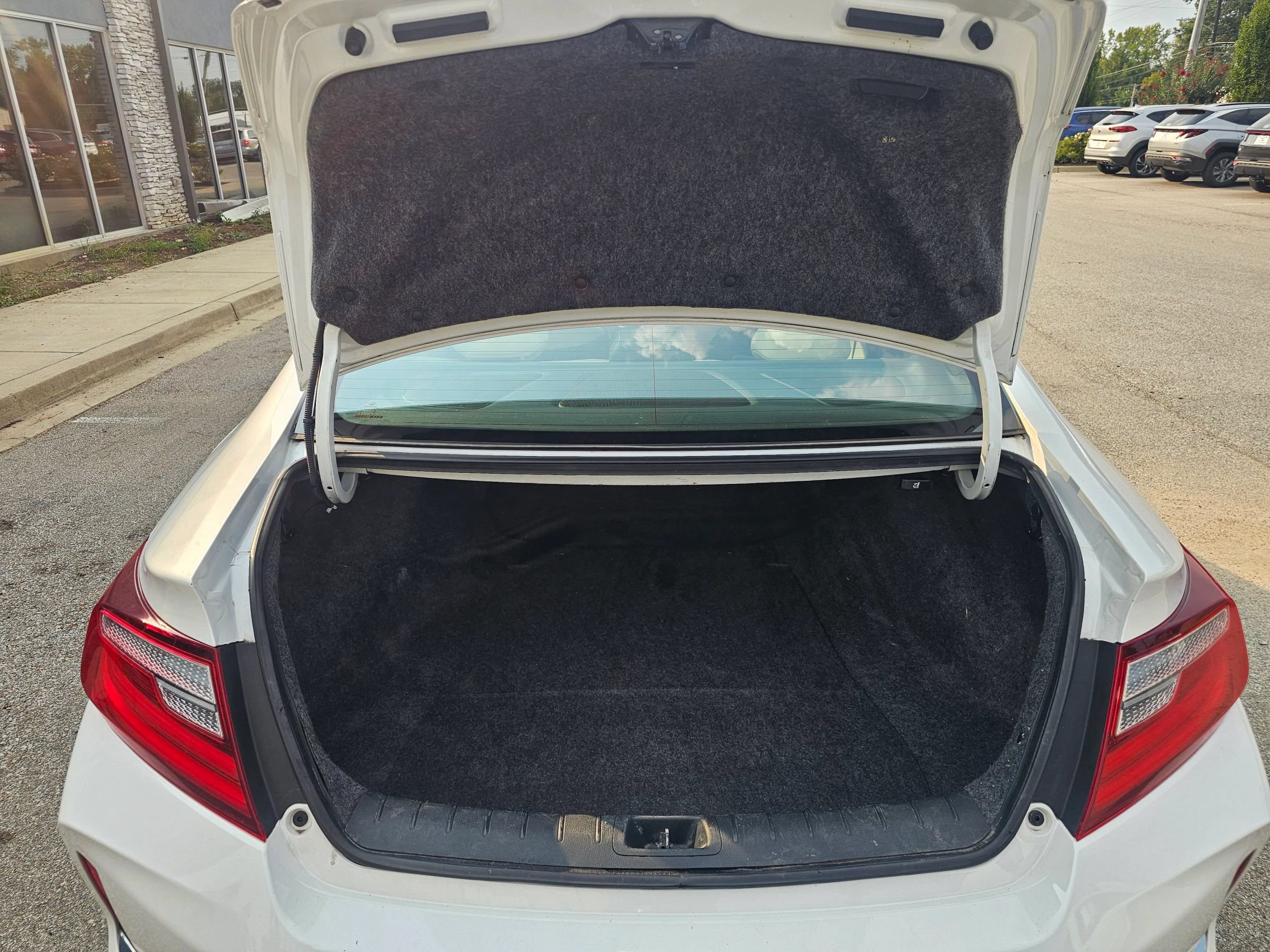 Used 2016 Honda Accord EX-L image 10