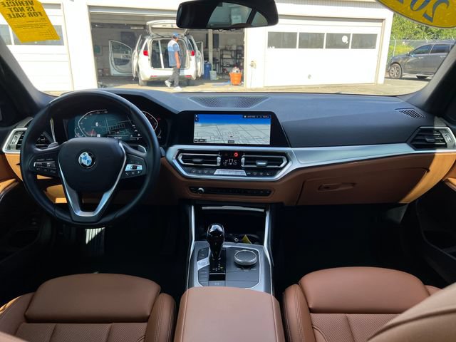 Used 2022 BMW 330i Sedan w/ Driving Assistance Package RWD image 11