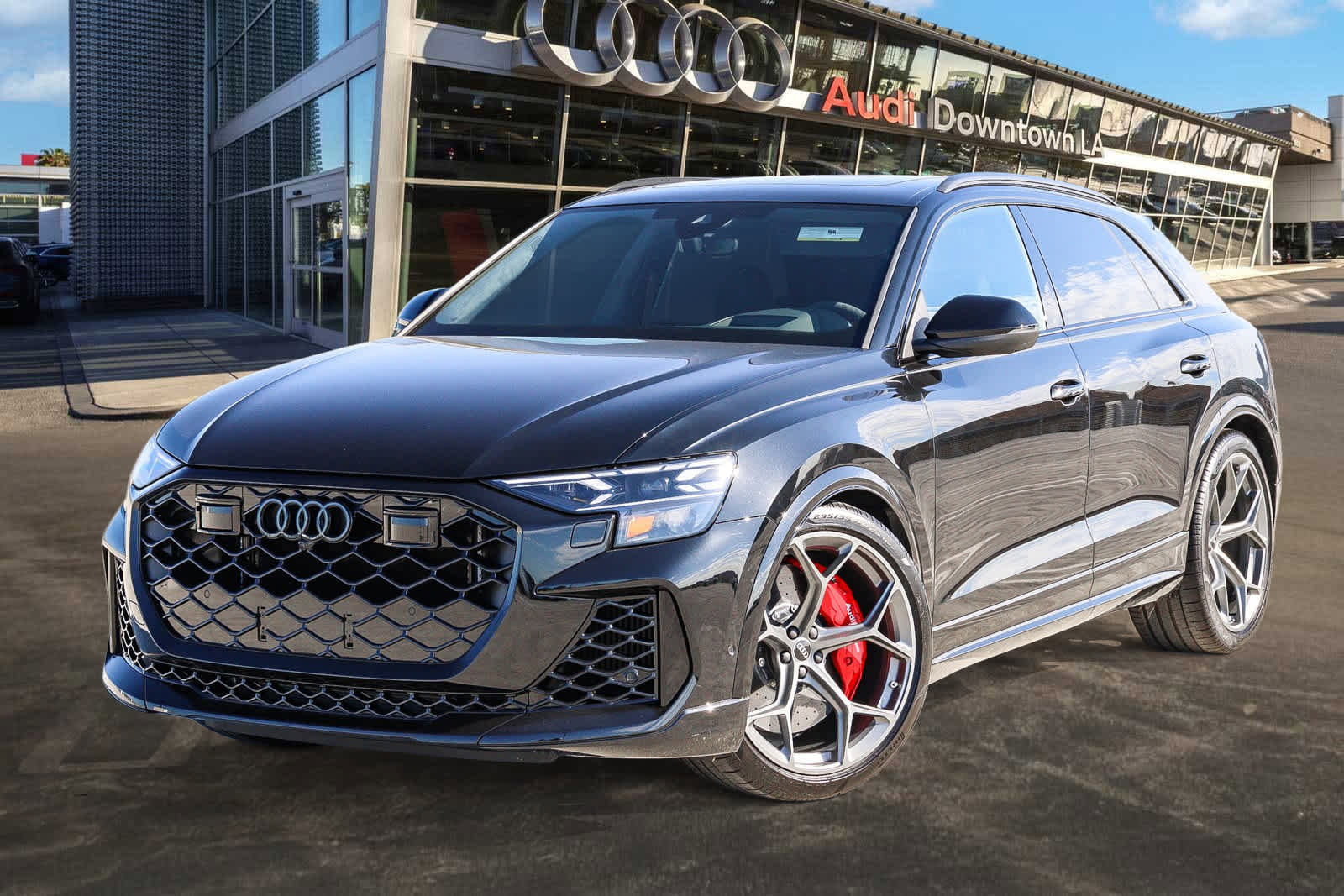 New 2025 Audi RS Q8 performance