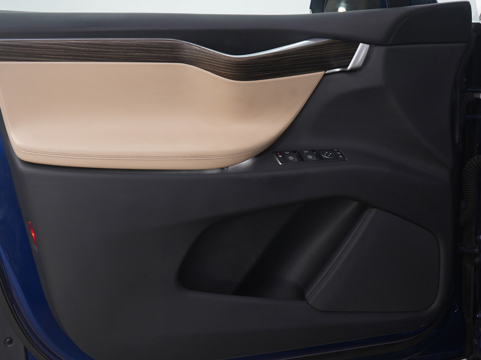 Used 2016 Tesla Model X Performance image 24