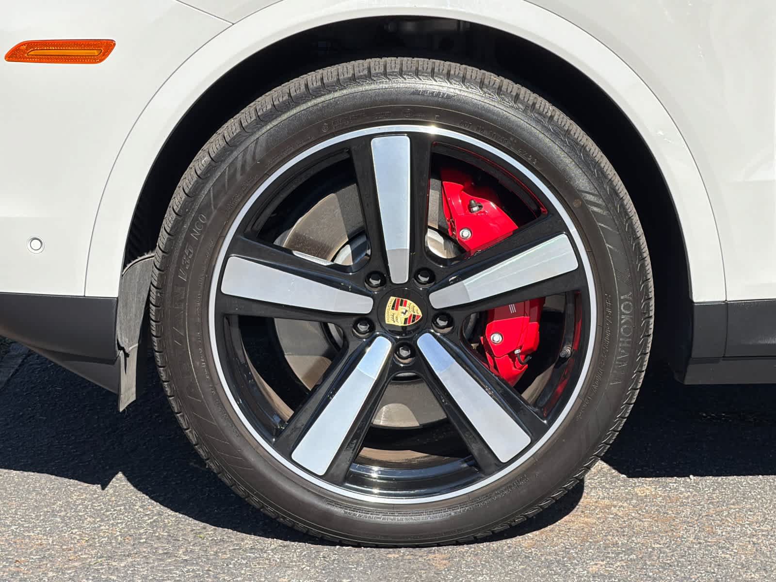 Used 2024 Porsche Cayenne S AWD/4WD image 32