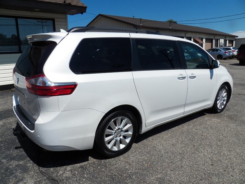 Used 2015 Toyota Sienna Limited Premium w/ Advanced Technology Package FWD image 4