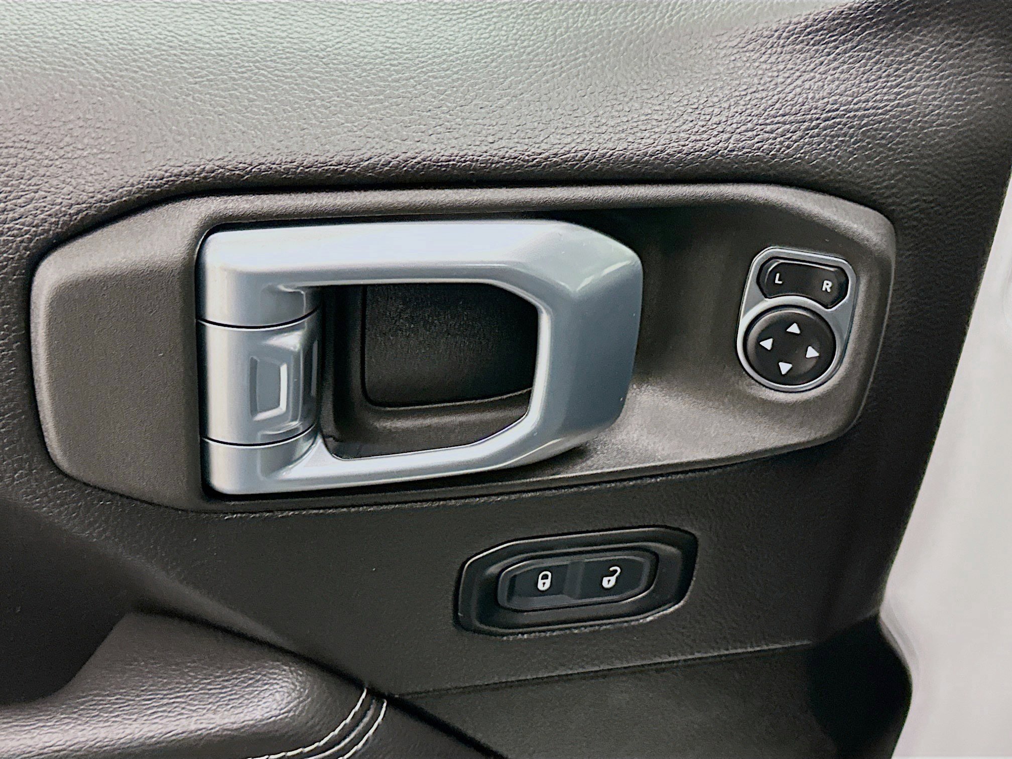 Used 2021 Jeep Wrangler Sahara w/ Cold Weather Group image 15