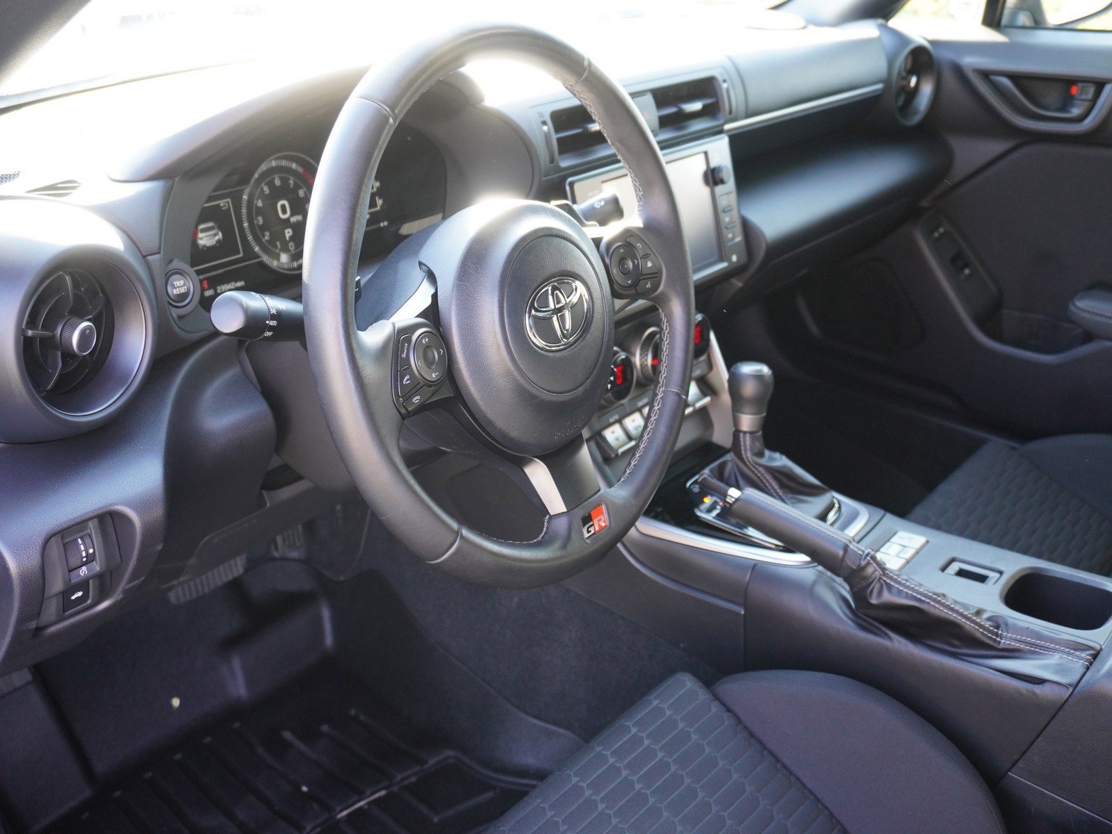 Used 2023 Toyota GR86 image 2