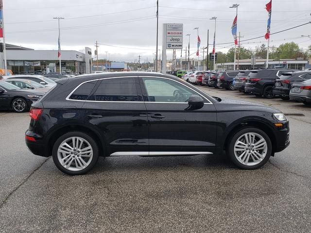 Used 2018 Audi Q5 2.0T Premium Plus w/ Premium Plus Package AWD/4WD image 2