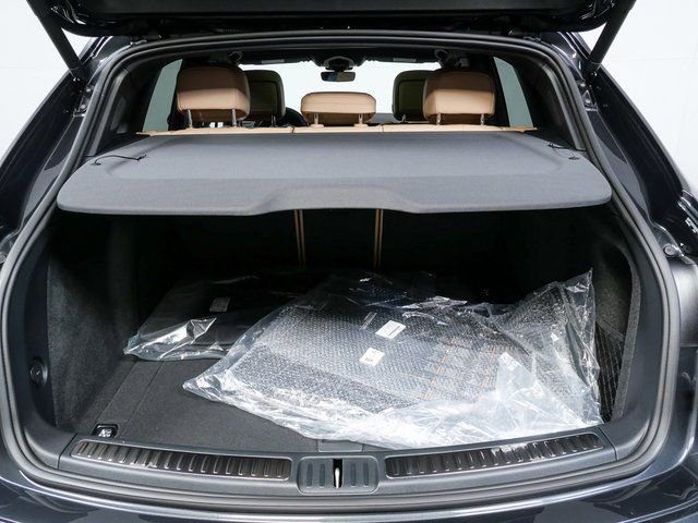 New 2026 Porsche Macan image 30