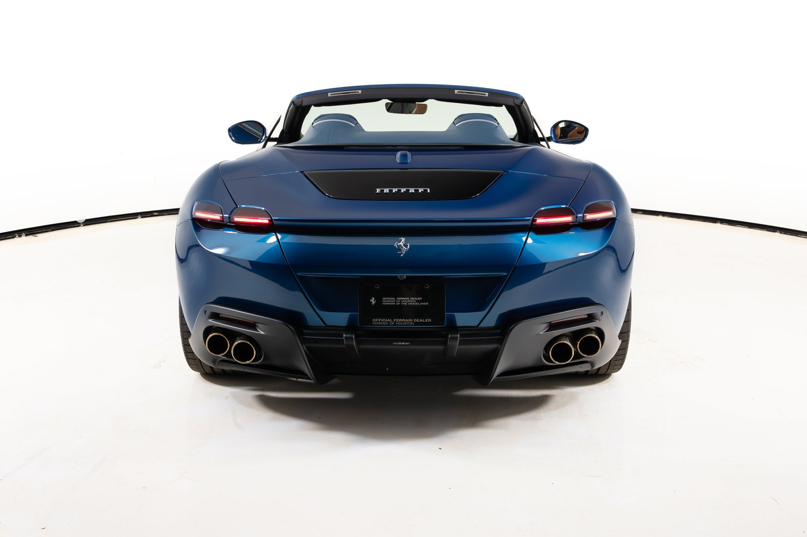 Certified 2025 Ferrari Roma Spider RWD image 10