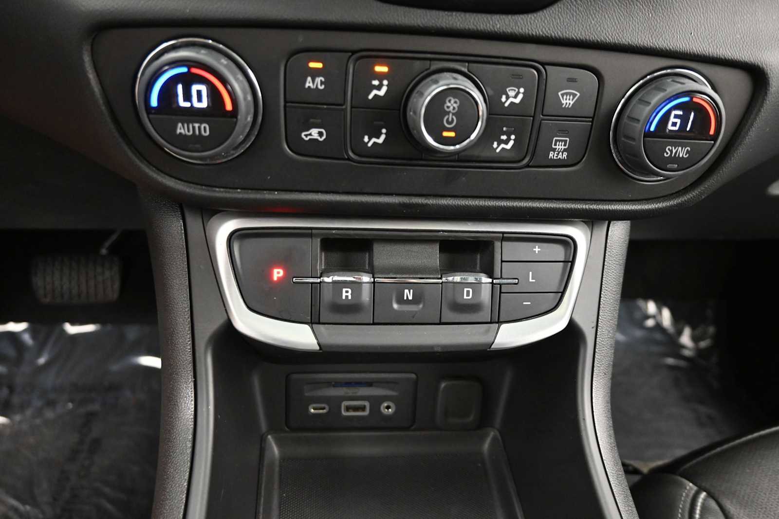 Used 2024 GMC Terrain SLT w/ Tech Package AWD/4WD image 19