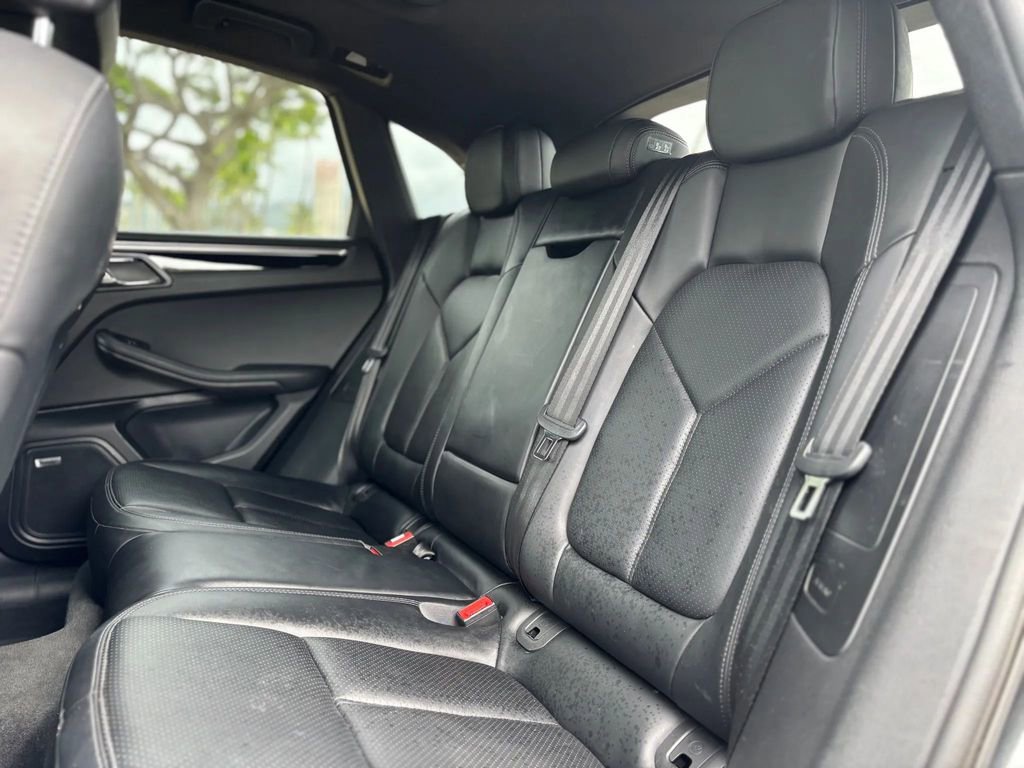 Used 2017 Porsche Macan S image 10