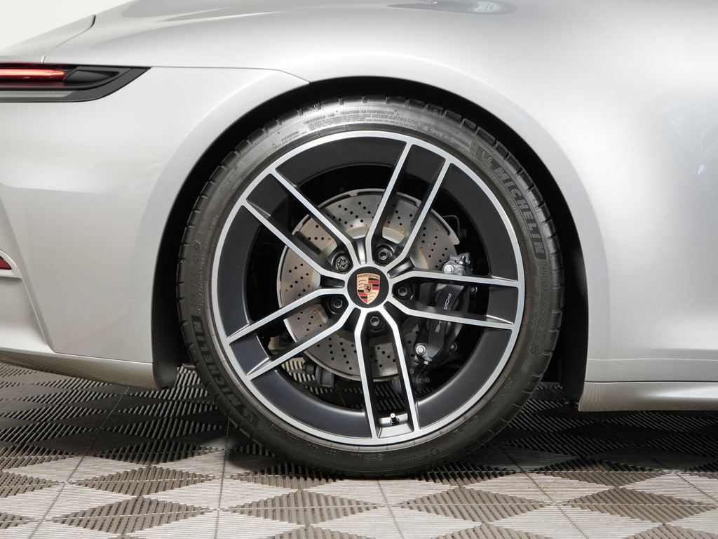 Certified 2025 Porsche 911 Carrera T RWD image 18