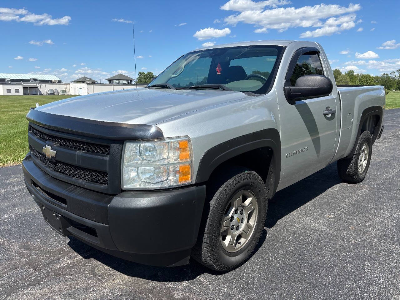 Used 2010 Chevrolet Silverado 1500 W/T RWD image 4