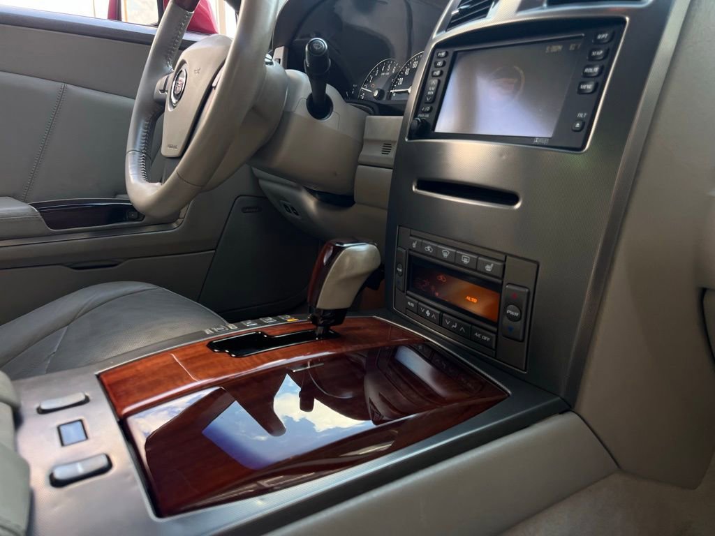 Used 2005 Cadillac XLR Base image 26