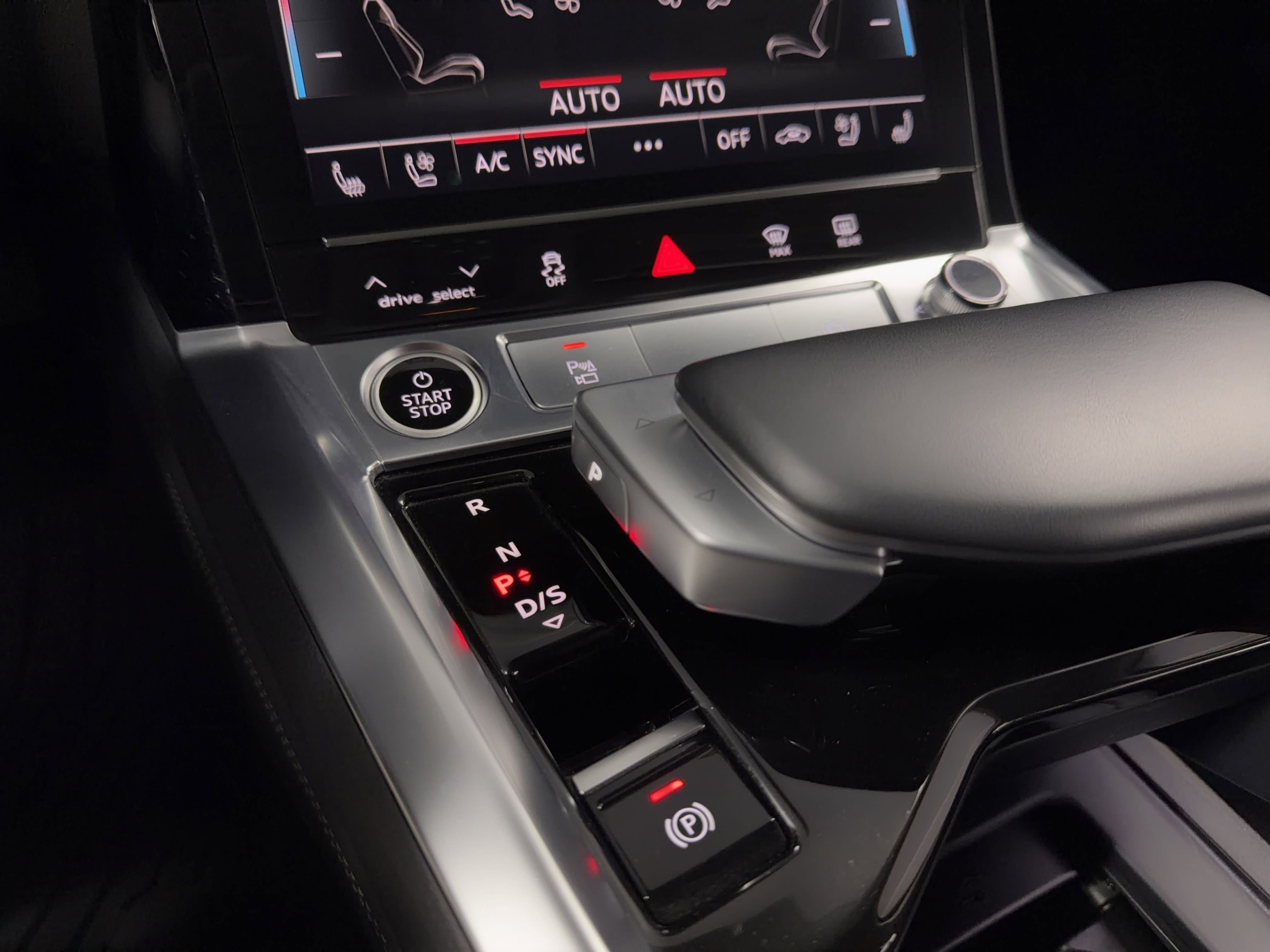 Used 2024 Audi Q8 e-tron Premium Plus AWD/4WD image 25