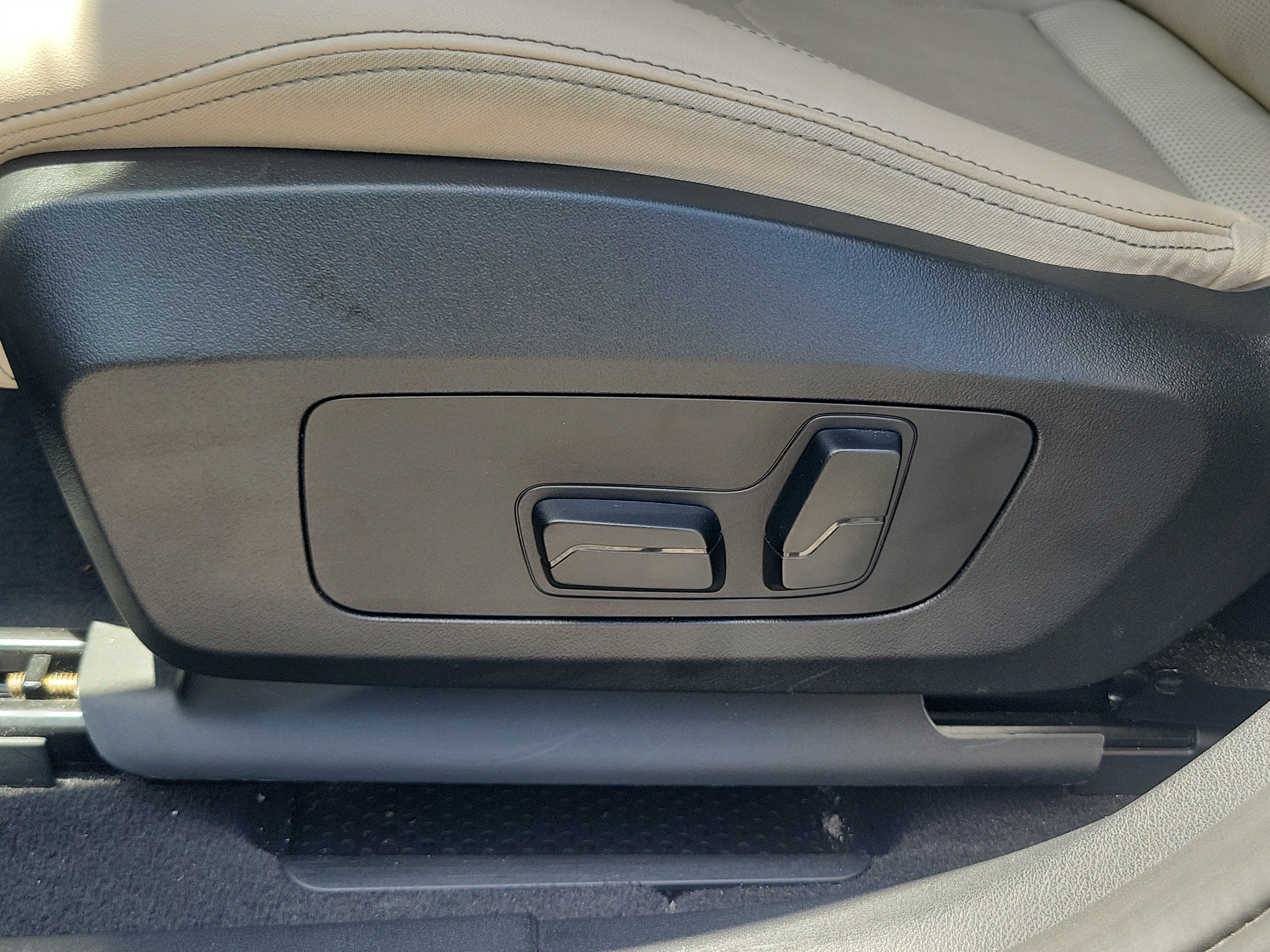 Used 2025 BMW X2 xDrive28i AWD/4WD image 48