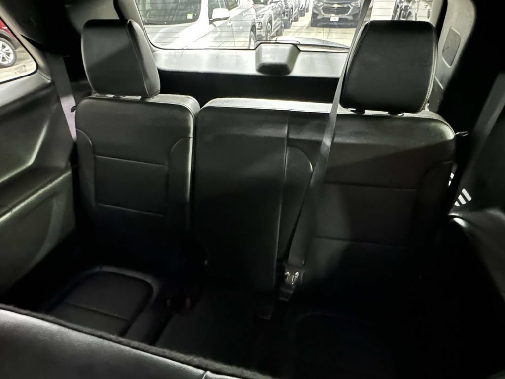 Certified 2023 Chevrolet Traverse LT AWD/4WD image 16