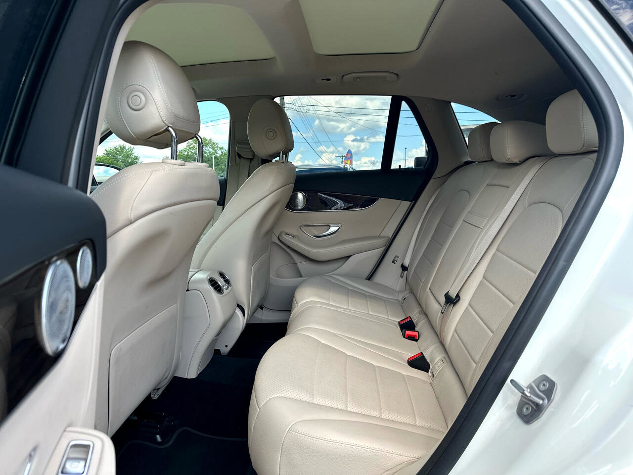 Used 2018 Mercedes-Benz GLC 300 4MATIC image 26