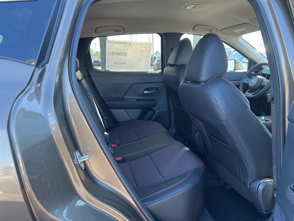 New 2025 Nissan Kicks SR w/ Illumination Package AWD/4WD image 16