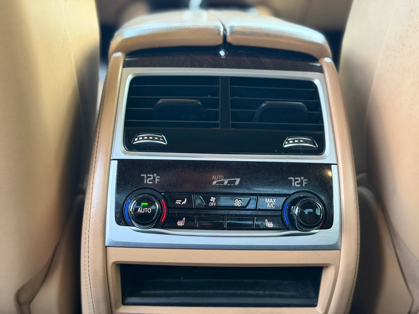 Used 2019 BMW 750i w/ Executive Package RWD image 9