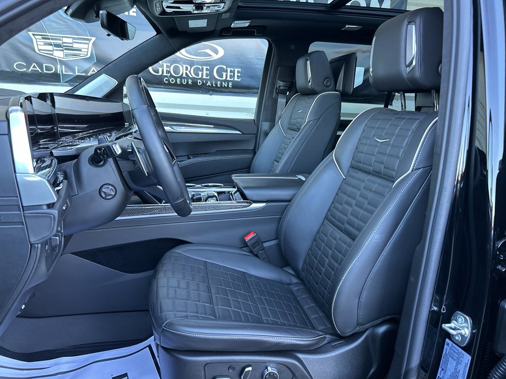 Certified 2025 Cadillac Escalade V w/ LPO, ONYX Package AWD/4WD image 12