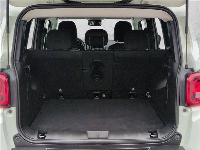 Used 2020 Jeep Renegade Altitude AWD/4WD image 6