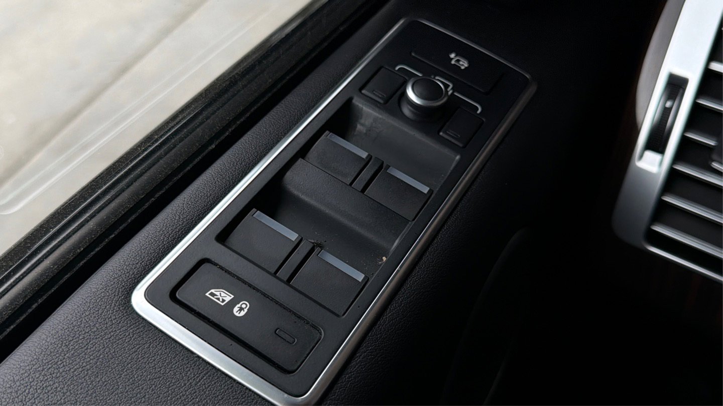 Used 2016 Land Rover Range Rover HSE image 45