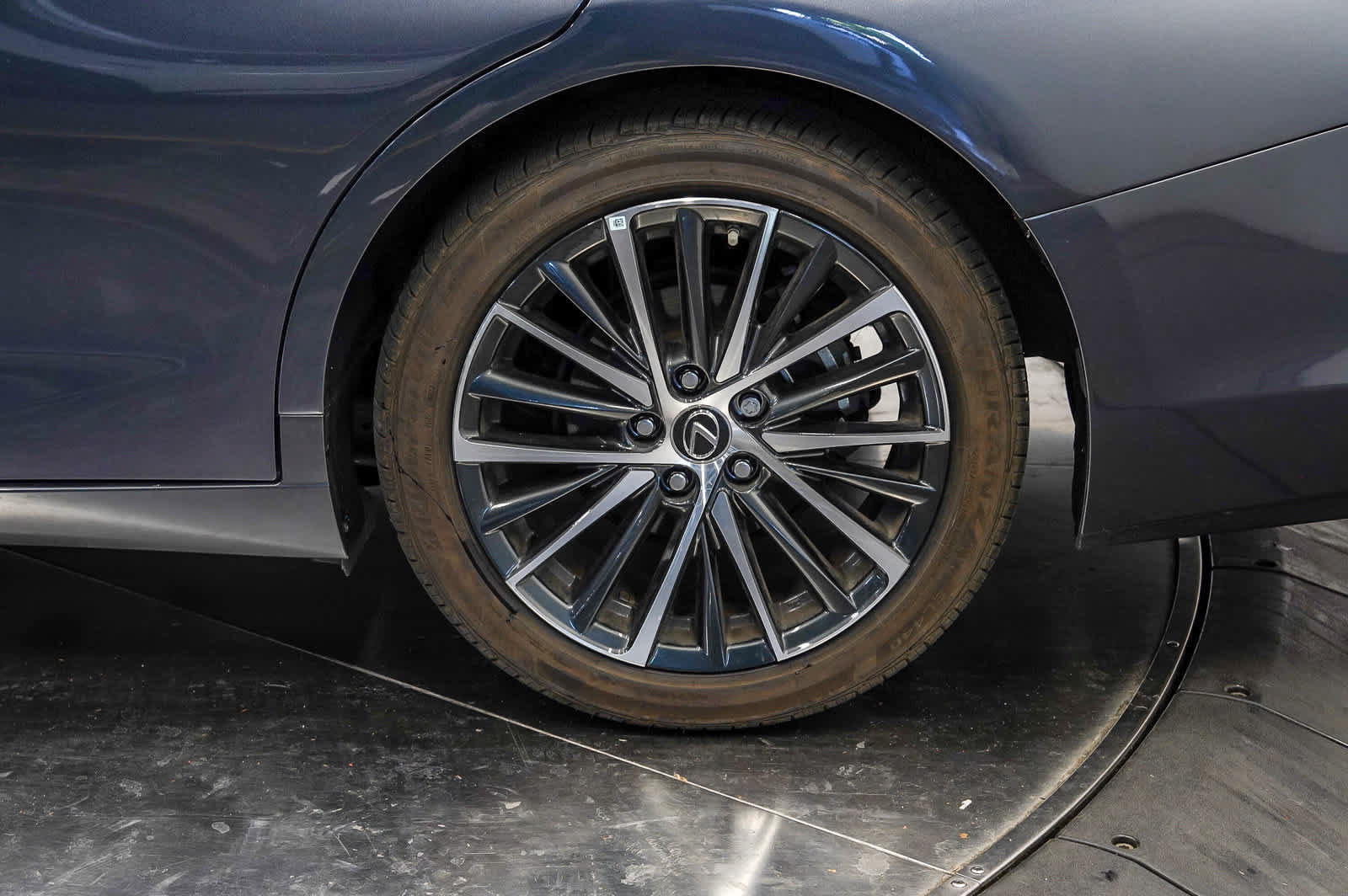 Used 2024 Lexus ES 350 w/ Premium Package FWD image 10