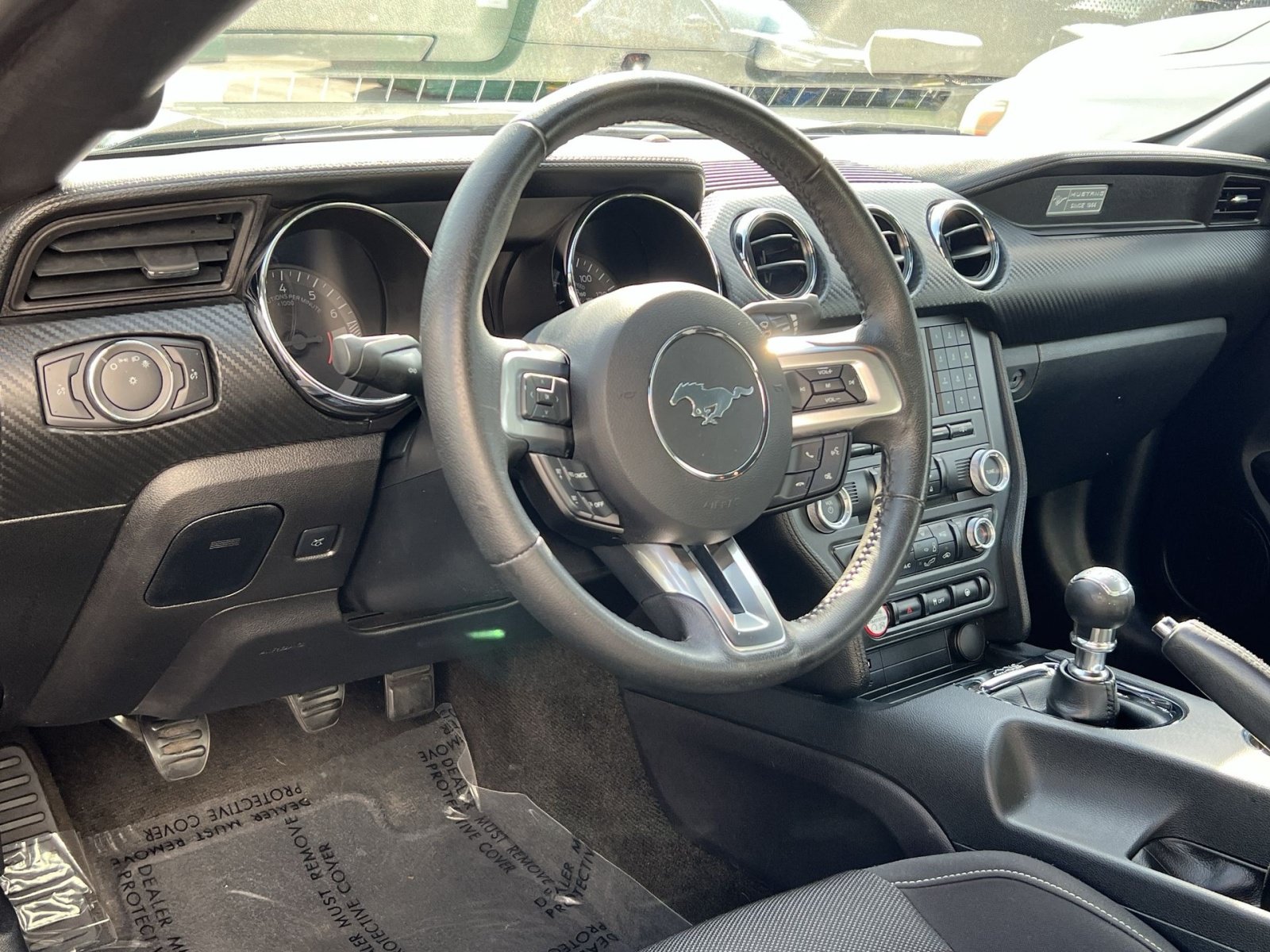 Used 2015 Ford Mustang Coupe RWD image 20