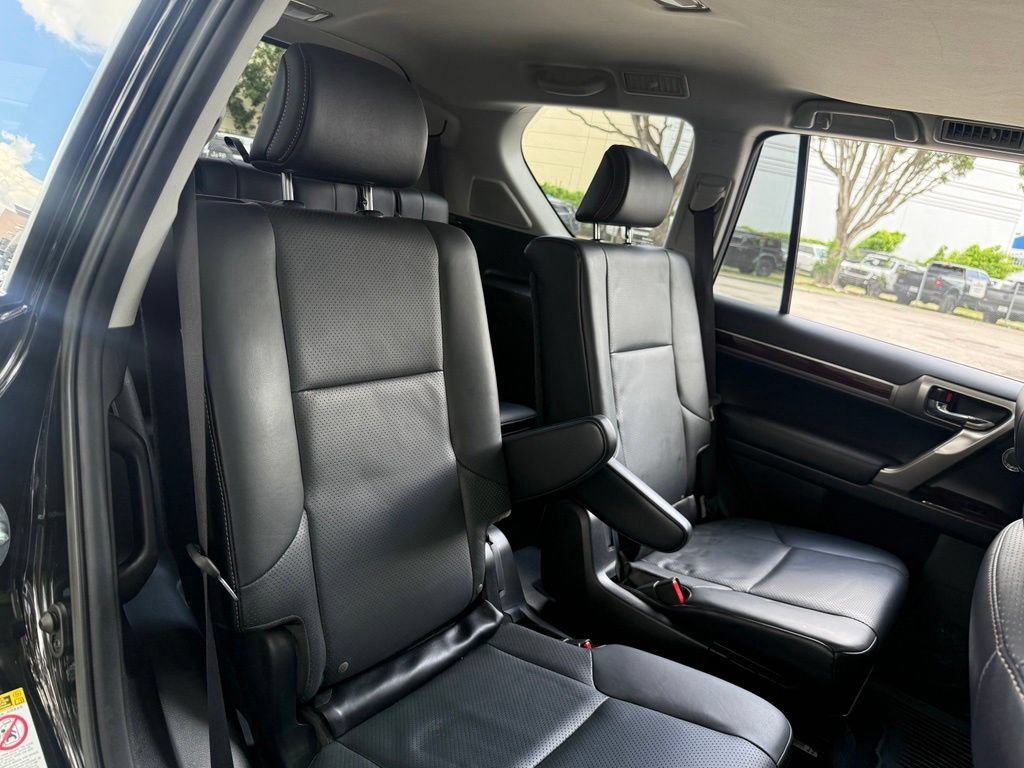 Used 2017 Lexus GX 460 Luxury AWD/4WD image 47