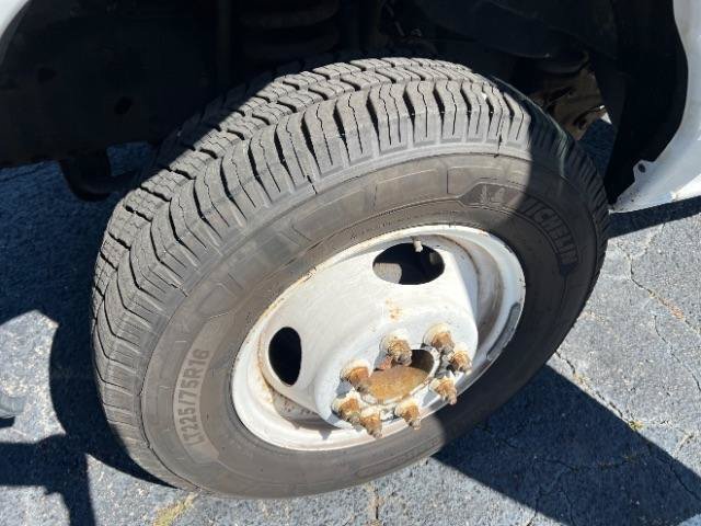 Used 2011 Ford E-450 and Econoline 450 Super Duty RWD image 25