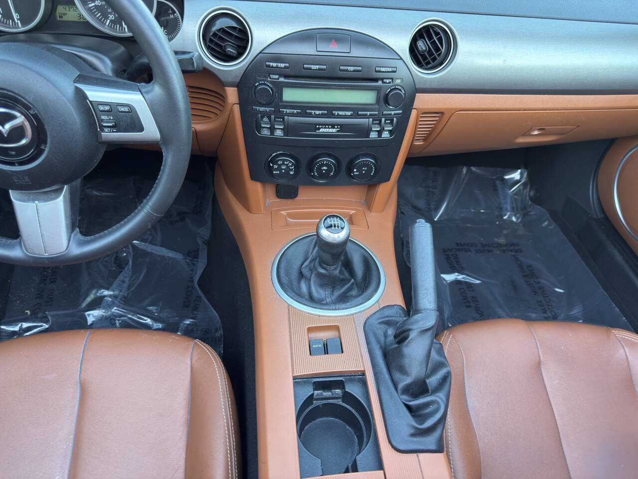 Used 2006 MAZDA MX-5 Miata Grand Touring w/ Premium Pkg RWD image 21