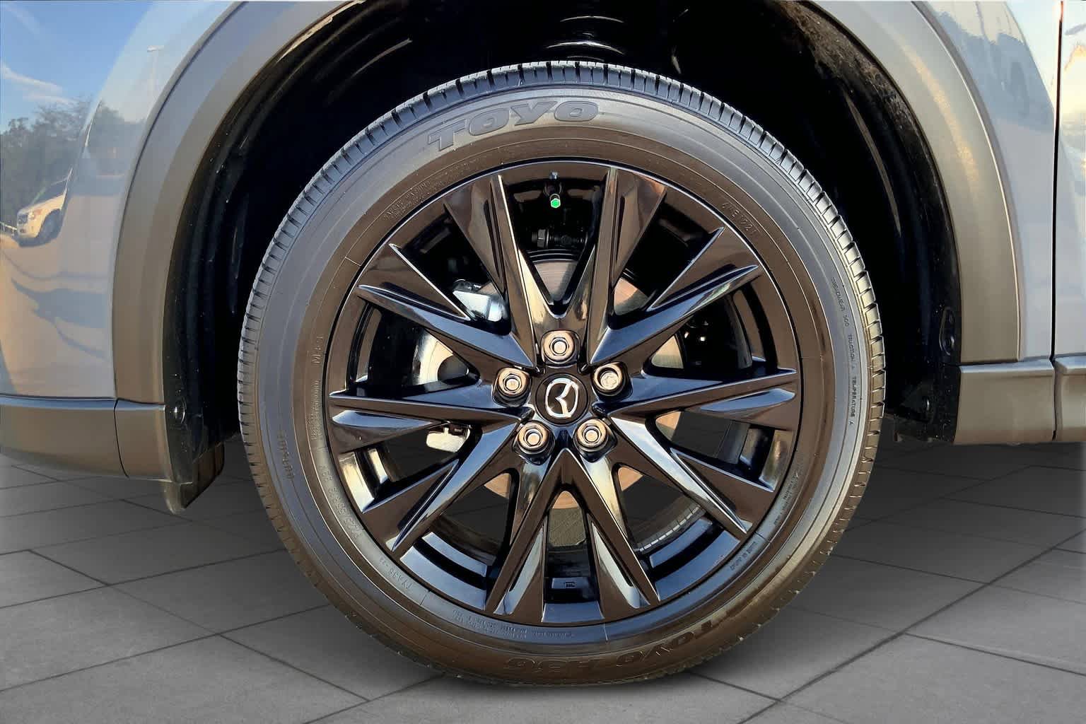 Used 2021 MAZDA CX-5 Carbon Edition FWD image 11