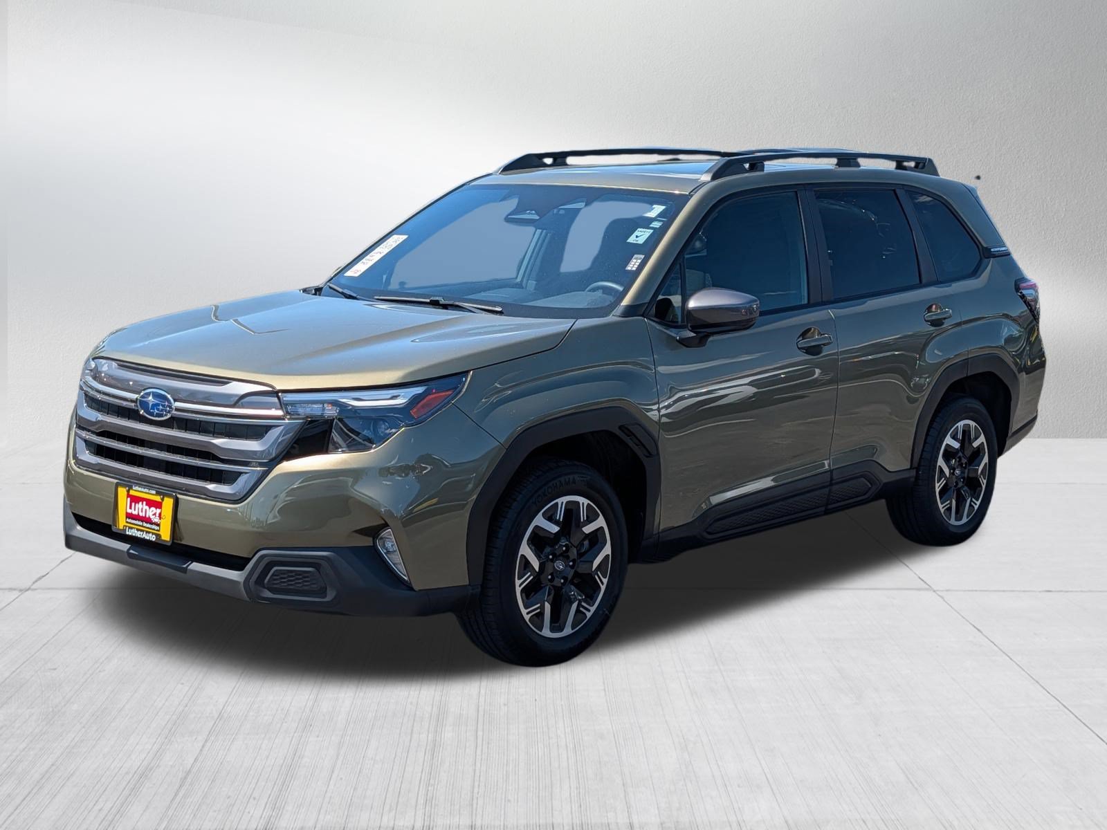 Certified 2025 Subaru Forester Premium AWD/4WD image 3