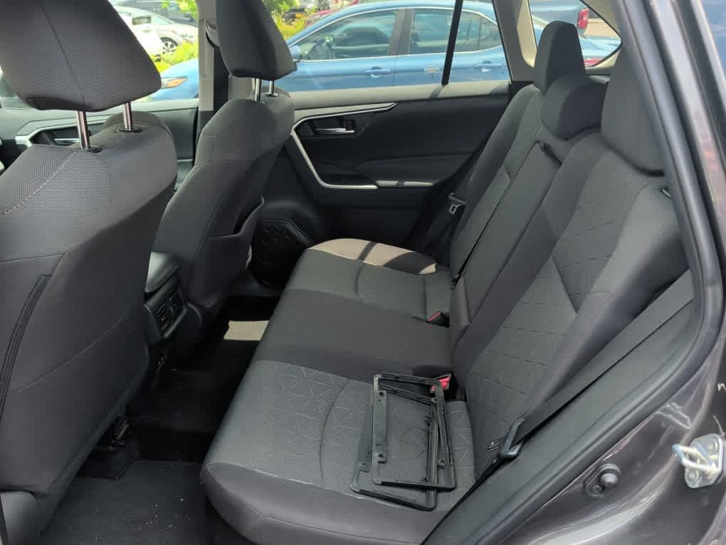 Used 2022 Toyota RAV4 XLE w/ Convenience Package AWD/4WD image 8